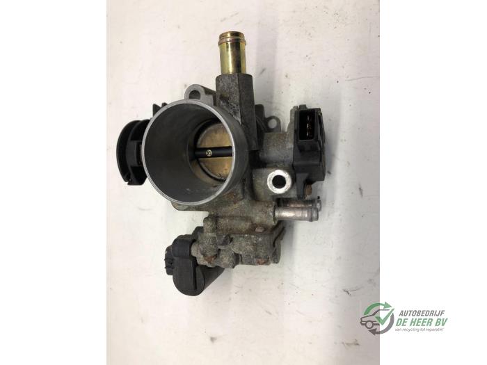 Injector housing Toyota Corolla 1.4 16V VVT-i - 4ZZFE