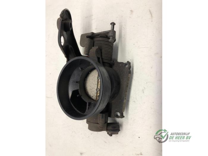 Usagé Boîtier accélérateur Ford Focus 1 Wagon 1.8 16V Prix € 25,00 Règlement à la marge proposé par Autobedrijf de Heer B.V.