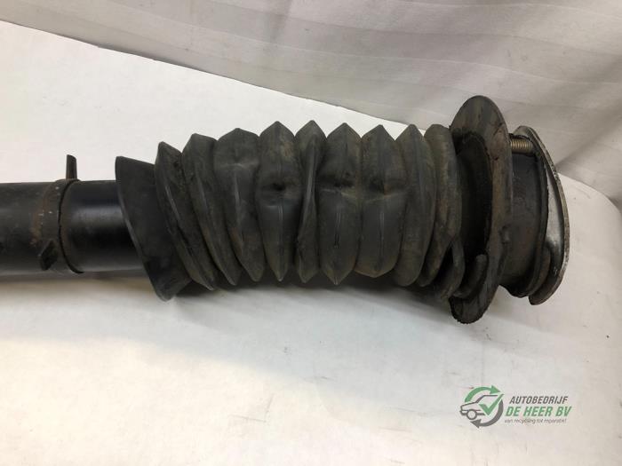 Front shock absorber rod, right from a Mercedes 190E/D 1990