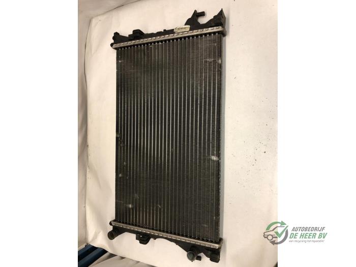 Used Radiator Renault Laguna II (BG) 1.6 16V Price € 35,00 Margin scheme offered by Autobedrijf de Heer B.V.