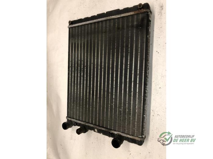 Usagé Radiateur Seat Arosa (6H1) 1.4 MPi Kat. Prix € 35,00 Règlement à la marge proposé par Autobedrijf de Heer B.V.