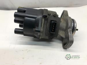 Stromverteiler van een Nissan Primera (P10) 1.6 16V Kat. 1992