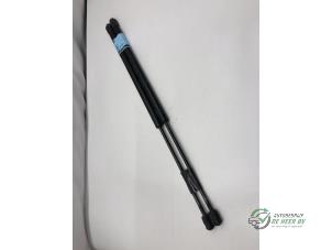 Used Set of tailgate gas struts Opel Corsa Price on request offered by Autobedrijf de Heer B.V.