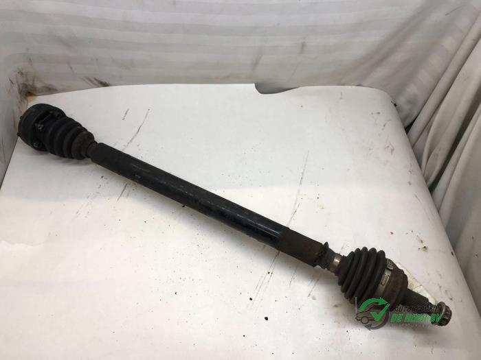 Front drive shaft, right from a Volkswagen Golf IV (1J1) 1.4 16V 2000