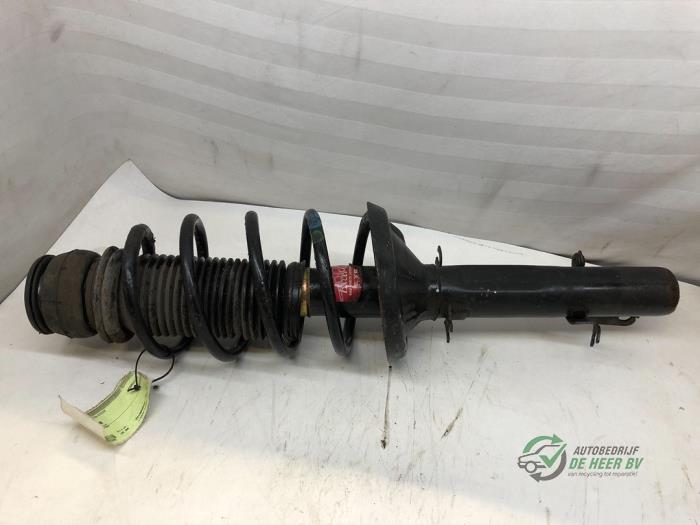 Front shock absorber rod, right from a Volkswagen Golf 1999