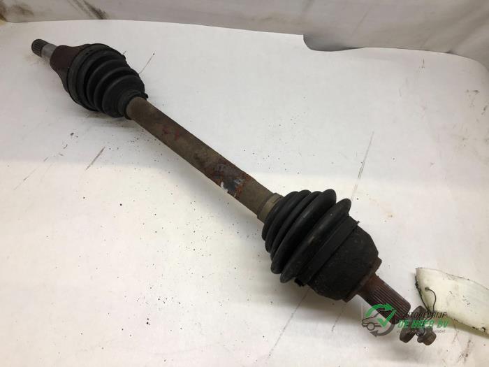 Front drive shaft, left from a Ford Focus 2 1.6 16V 2005