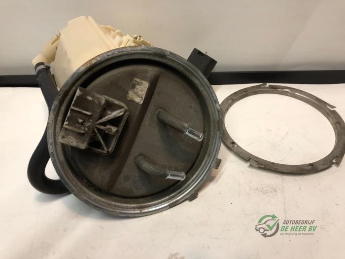 Electric fuel pump from a Opel Corsa 1997