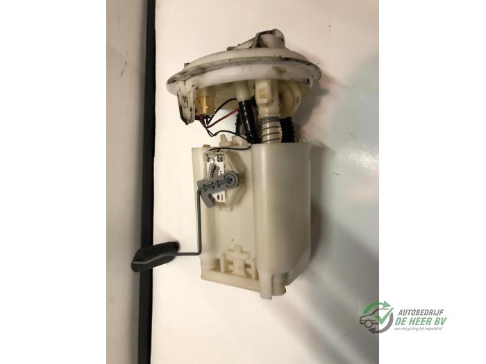 Usagé Pompe d'injection Renault Twingo (C06) 1.2 Prix € 35,00 Règlement à la marge proposé par Autobedrijf de Heer B.V.