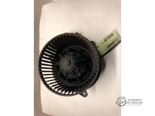 Usados Motor de ventilador de calefactor Citroen Berlingo 2.0 HDi Precio € 40,00 Norma de margen ofrecido por Autobedrijf de Heer B.V.