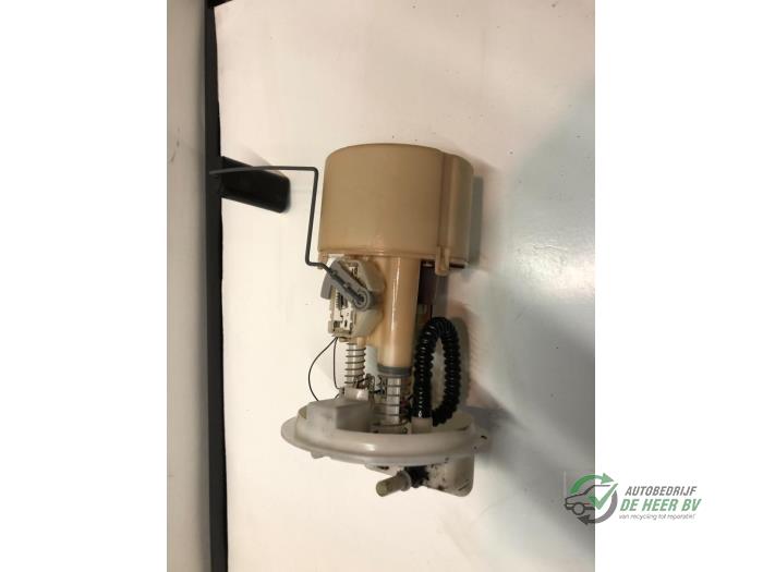 Usagé Pompe à carburant Renault Twingo (C06) Prix € 35,00 Règlement à la marge proposé par Autobedrijf de Heer B.V.