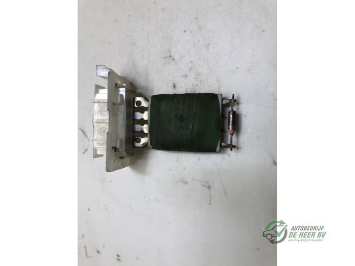 Heater resistor from a Opel Corsa C (F08/68)  2002