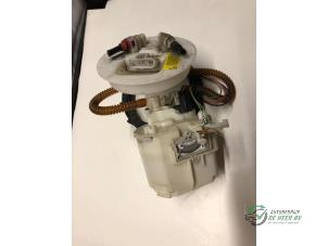 Used Electric fuel pump Ford Focus 1 Price € 35,00 Margin scheme offered by Autobedrijf de Heer B.V.