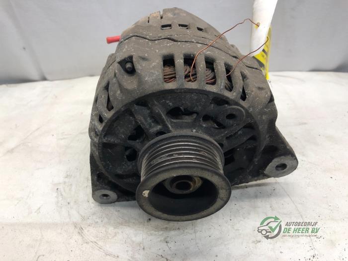 Gebrauchte Dynamo Ford Fiesta 4 Preis € 50,00 Margenregelung angeboten von Autobedrijf de Heer B.V.