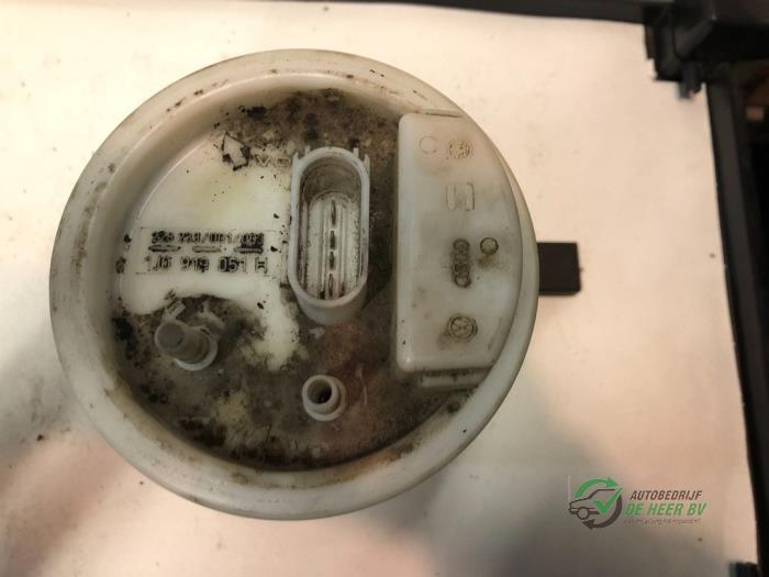 Electric fuel pump from a Volkswagen Golf 2001