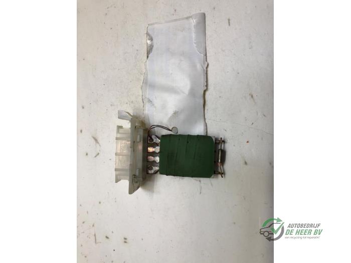 Heater resistor from a Opel Corsa C (F08/68)  2002