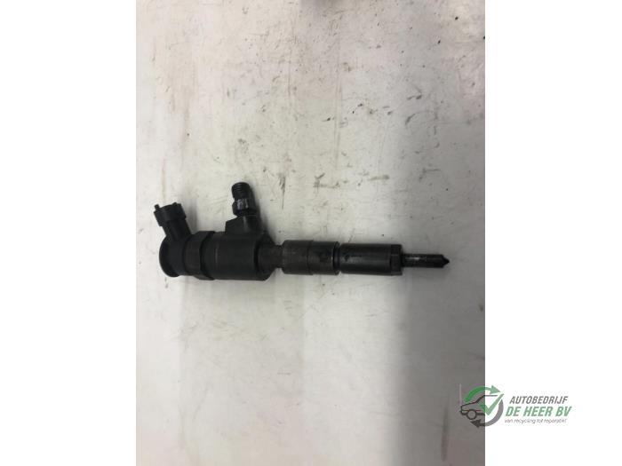Usagé Injecteurs Peugeot 206 (2A/C/H/J/S) 1.4 HDi Prix € 50,00 Règlement à la marge proposé par Autobedrijf de Heer B.V.