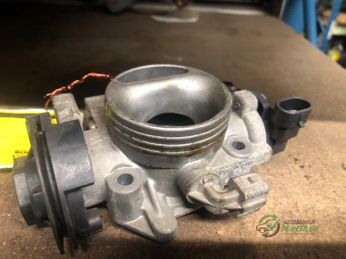Usagé Boitier papillon Peugeot 206 (2A/C/H/J/S) 1.4 XR,XS,XT,Gentry Prix € 35,00 Règlement à la marge proposé par Autobedrijf de Heer B.V.