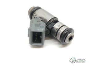Used Injector (petrol injection) Mercedes A (W168) 1.9 A-190 Price € 20,00 Margin scheme offered by Autobedrijf de Heer B.V.