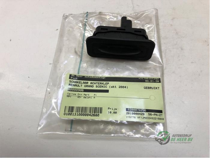 Tailgate switch from a Renault Grand Scénic II (JM) 1.6 16V 2004