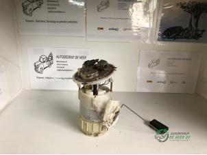 Używane Elektryczna pompa paliwa Renault Scénic I (JA) 1.6 16V Cena € 35,00 Procedura marży oferowane przez Autobedrijf de Heer B.V.