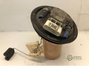 Usados Bomba eléctrica de combustible Opel Astra G (F08/48) 1.6 Precio € 35,00 Norma de margen ofrecido por Autobedrijf de Heer B.V.
