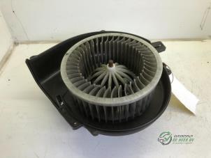 Usados Motor de ventilador de calefactor Skoda Fabia (6Y2) 1.4i 16V Precio € 35,00 Norma de margen ofrecido por Autobedrijf de Heer B.V.