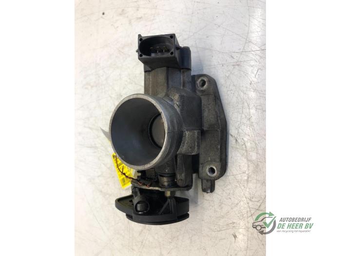 Gebrauchte Drosselklappengehäuse Ford Fiesta 4 1.3 Preis € 35,00 Margenregelung angeboten von Autobedrijf de Heer B.V.