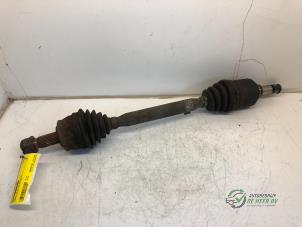 Usados Eje de transmisión izquierda delante Fiat Stilo (192A/B) 1.6 16V 5-Drs. Precio € 50,00 Norma de margen ofrecido por Autobedrijf de Heer B.V.