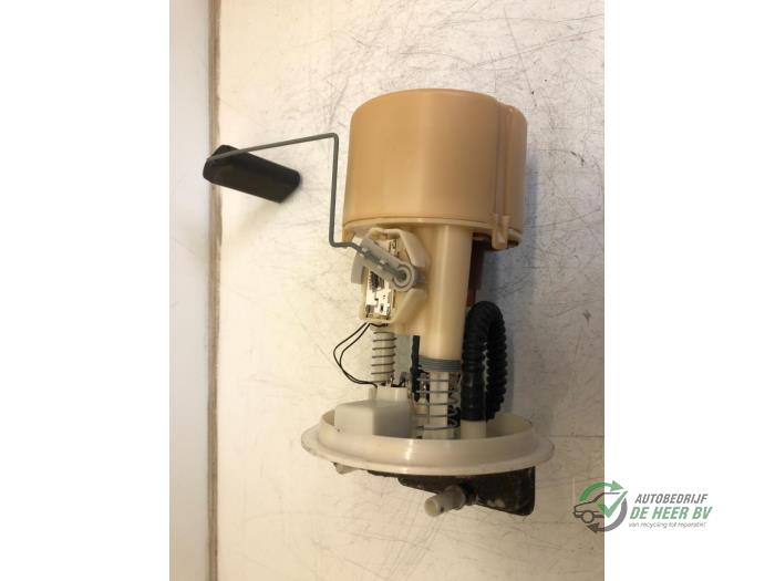 Usagé Pompe à carburant Renault Twingo (C06) 1.2 Prix € 35,00 Règlement à la marge proposé par Autobedrijf de Heer B.V.