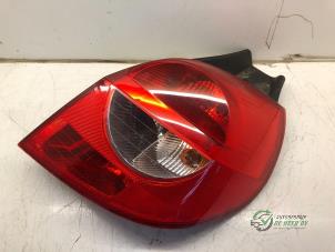 Used Taillight, right Renault Clio III (BR/CR) 1.2 16V 75 Price € 35,00 Margin scheme offered by Autobedrijf de Heer B.V.