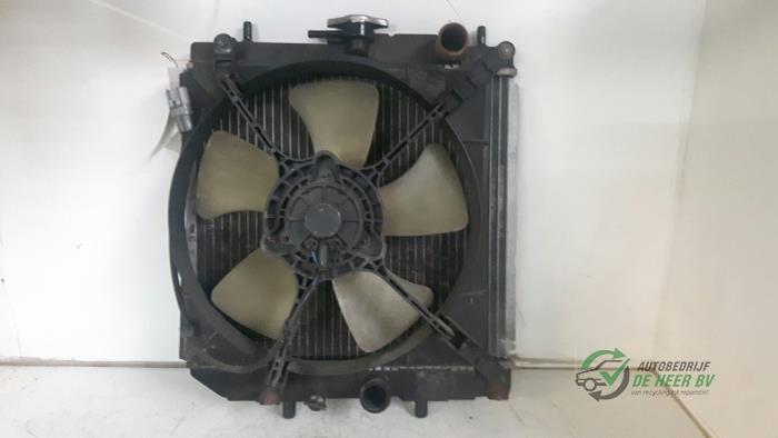 Gebrauchte Kühler Daihatsu Charade (G200/201/202/203/204) 1.3i TX/CX 16V Preis € 40,00 Margenregelung angeboten von Autobedrijf de Heer B.V.