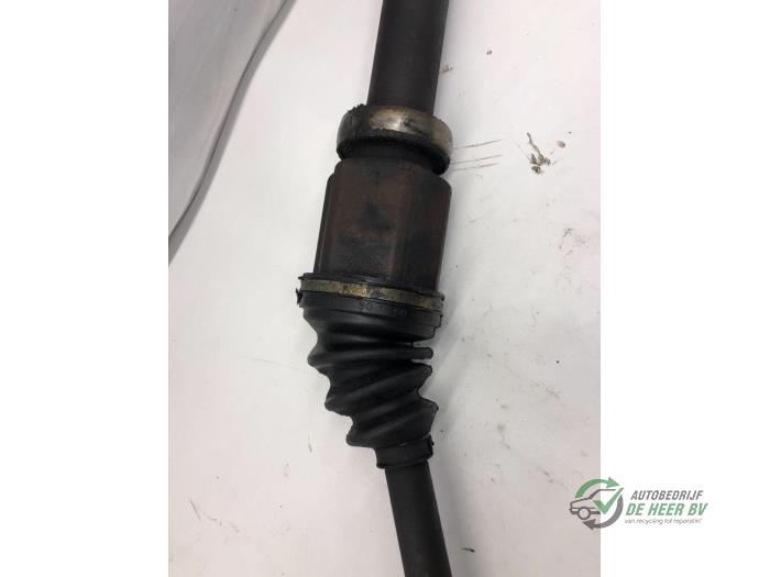 Front drive shaft, right from a Ford Transit Connect 1.8 Tddi 2006