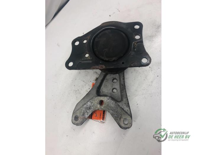 Used Engine mount Volkswagen Polo IV (9N1/2/3) 1.4 TDI 70 Price € 25,00 Margin scheme offered by Autobedrijf de Heer B.V.