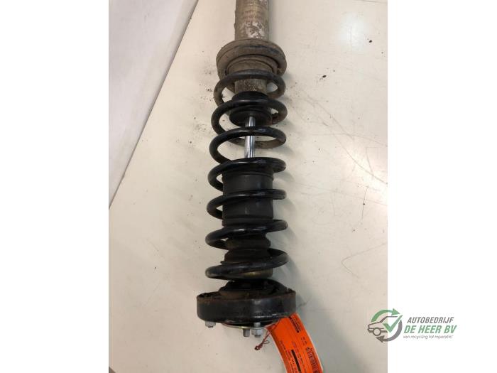 Rear shock absorber rod, right from a BMW 5 serie (E39) 535i 32V 2000