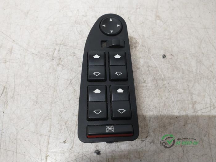 Usados Interruptor de ventanilla eléctrica BMW 5 serie (E39) 535i 32V Precio € 25,00 Norma de margen ofrecido por Autobedrijf de Heer B.V.