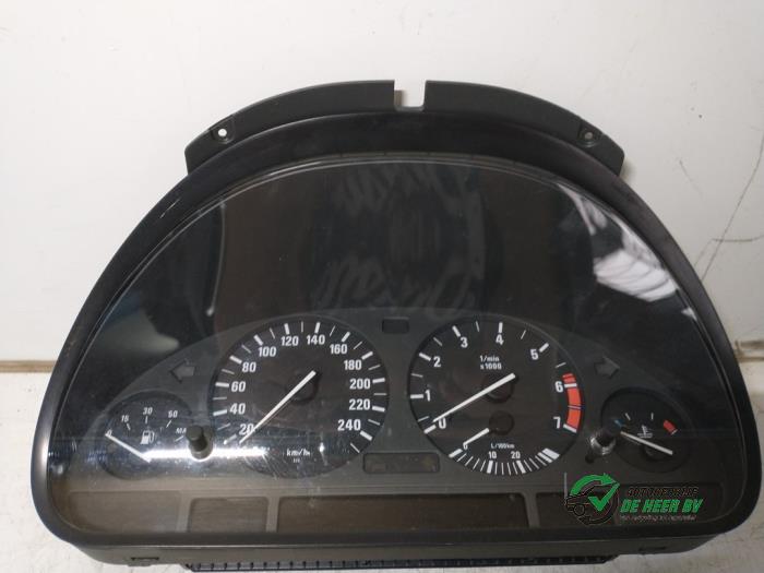 Odometer KM from a BMW 5 serie (E39) 535i 32V 2000