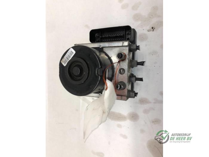 Usagé Pompe ABS Mazda 5 (CR19) 2.0 CiDT 16V Normal Power Prix € 100,00 Règlement à la marge proposé par Autobedrijf de Heer B.V.