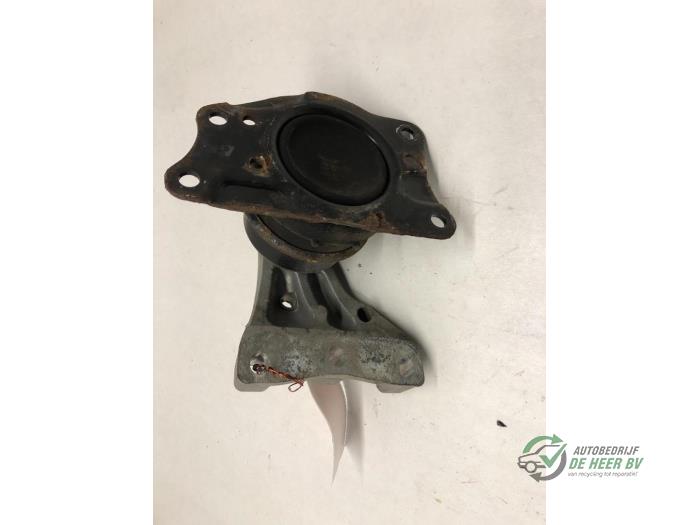 Engine mount from a Seat Ibiza III (6L1) 1.4 16V 100 2005
