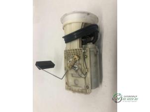 Used Electric fuel pump Volkswagen Polo III (6N2) 1.4 Price € 35,00 Margin scheme offered by Autobedrijf de Heer B.V.