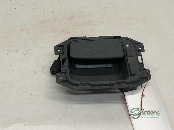 Tailgate interior handle