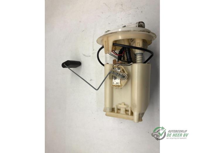 Usagé Pompe à carburant Renault Twingo (C06) 1.2 Prix € 35,00 Règlement à la marge proposé par Autobedrijf de Heer B.V.