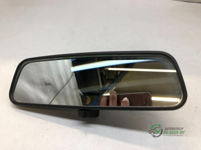 Rear view mirror from a Opel Astra H GTC (L08) 1.8 16V 2007