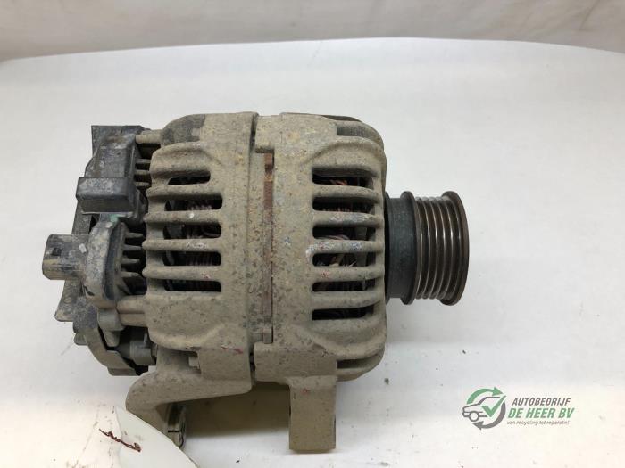 Usagé Dynamo Opel Astra H GTC (L08) 1.8 16V Prix € 40,00 Règlement à la marge proposé par Autobedrijf de Heer B.V.