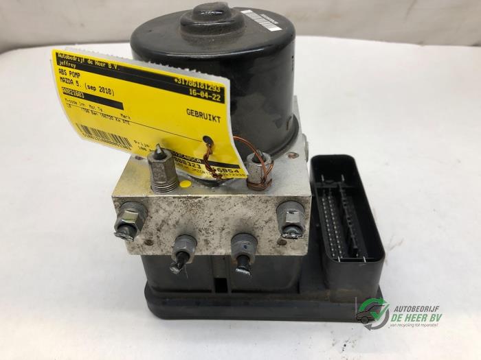 Usagé Bloc ABS Mazda 5 (CR19) 1.8i 16V Prix € 100,00 Règlement à la marge proposé par Autobedrijf de Heer B.V.