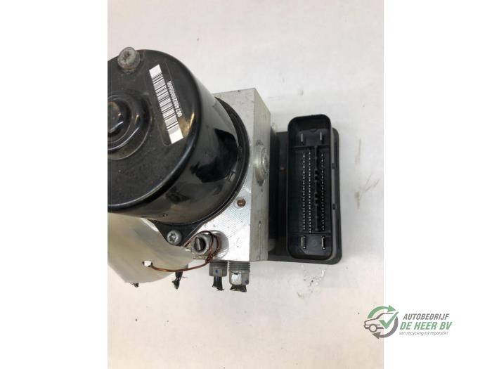 ABS pump from a Mazda 5 (CR19) 1.8i 16V 2010
