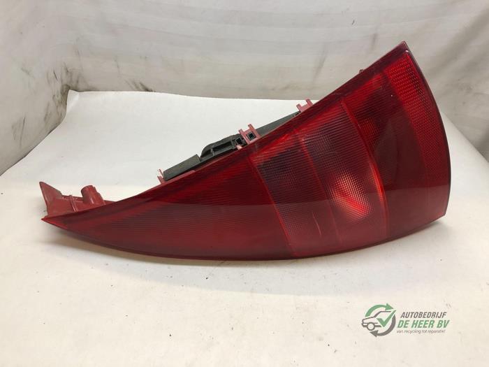 Taillight, right from a Citroën C3 (FC/FL/FT) 1.6 16V 2003