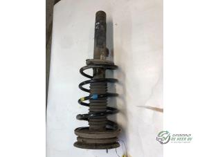 Begagnade Stötdämparstång, höger fram Peugeot 406 Coupé (8C) 2.2 16V Pris € 50,00 Marginaltabell erbjuds av Autobedrijf de Heer B.V.