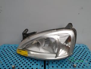 Used Headlight, left Opel Combo (Corsa C) 1.3 CDTI 16V Price € 35,00 Margin scheme offered by Autobedrijf de Heer B.V.