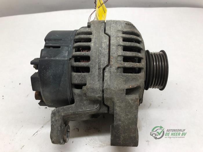 Begagnade Dynamo Opel Corsa B (73/78/79) 1.2i 16V Pris € 30,00 Marginaltabell erbjuds av Autobedrijf de Heer B.V.