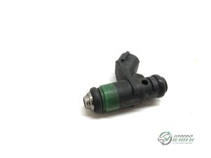 Used Injector (petrol injection) Volkswagen Polo IV (9N1/2/3) 1.2 12V Price € 20,00 Margin scheme offered by Autobedrijf de Heer B.V.